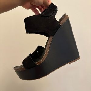 Vince Camuto Velista Platform Wedge Sandal in Black Faux Suede Size 7